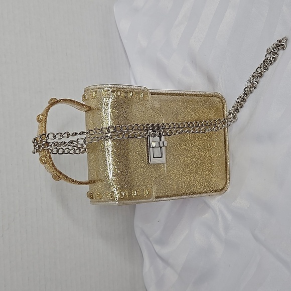 SPARKLE GOLD PLASTIC HANDBAG -GOLD SPARLE WITH SILVER CHAIN STRAP - Picture 2 of 8
